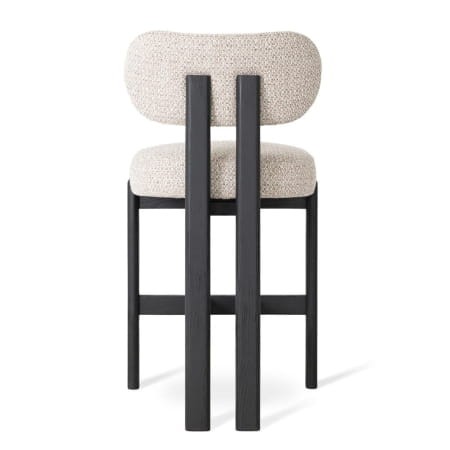ISOLA  is a prestigious bar stool that easily fits into many interiors.3