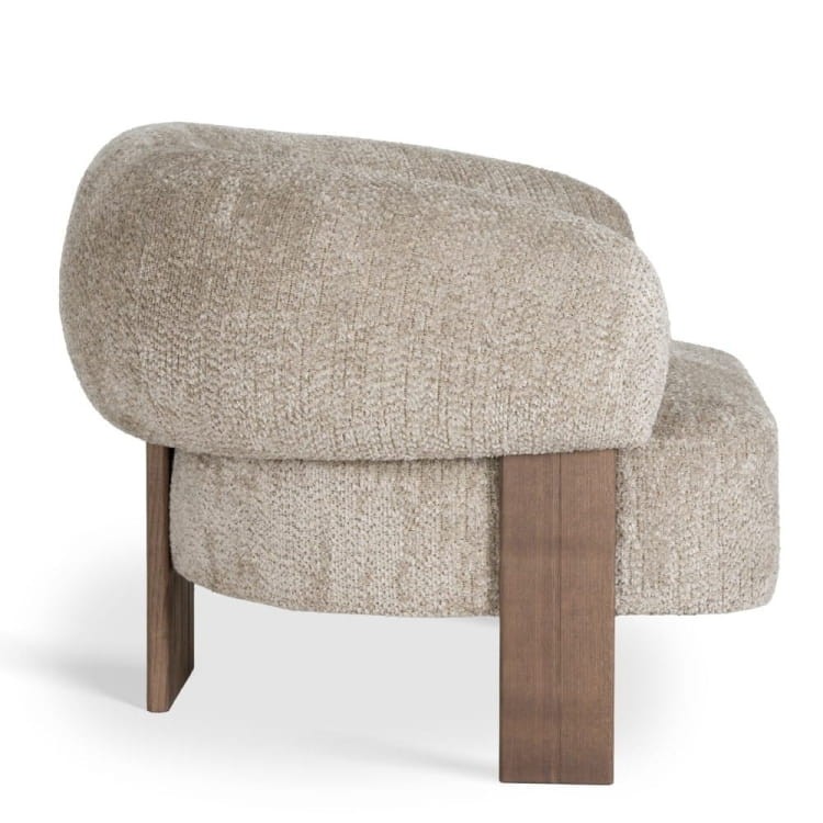 The PIMO armchair combines modern design with exceptional comfort. 4