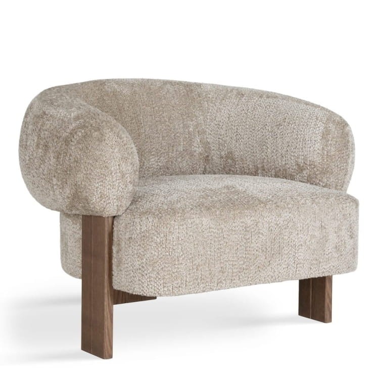 The PIMO armchair combines modern design with exceptional comfort. 3