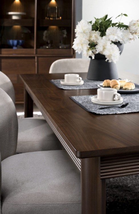 Solid Wood Dining table Extendable - Cantiero Exclusive Walnut Furniture by MEK design