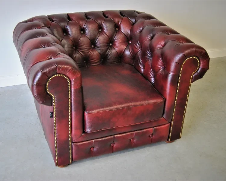 Classic-Chesterfield-Armchair-Leather-Upholstered---traditional-elegance-and-luxury3.webp