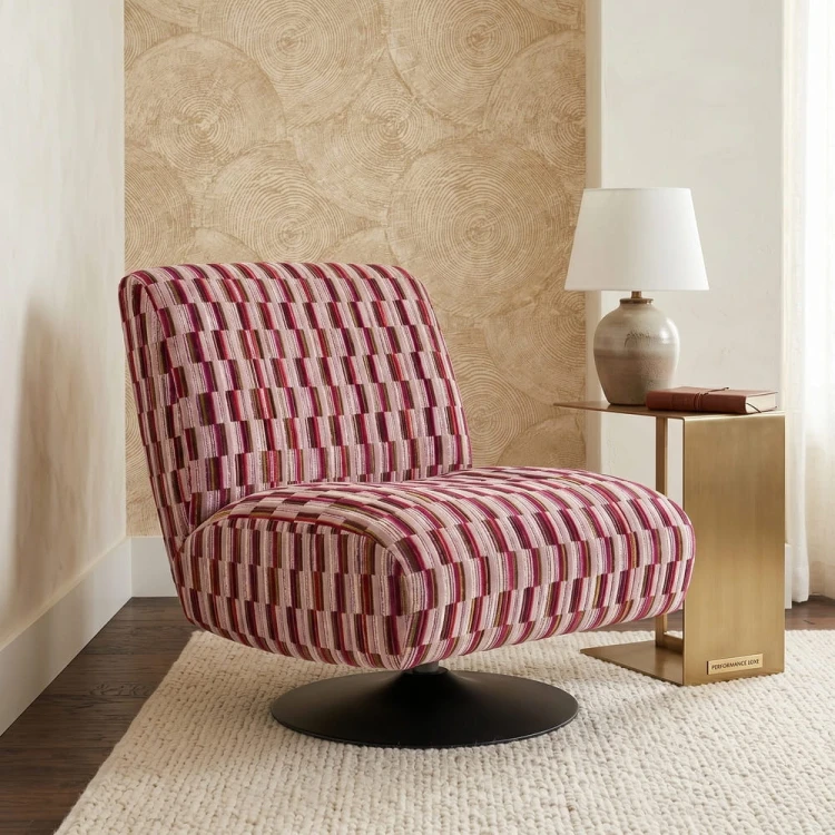 Huggy Swivel Chair by MEK Design(1).jpg