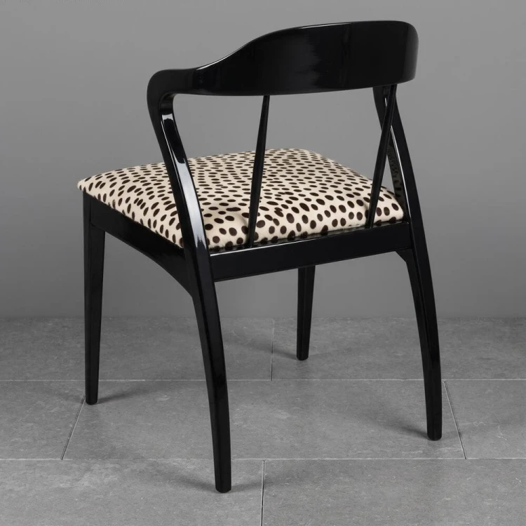 Vantage chair in Pony Print LEather PR7.jpg