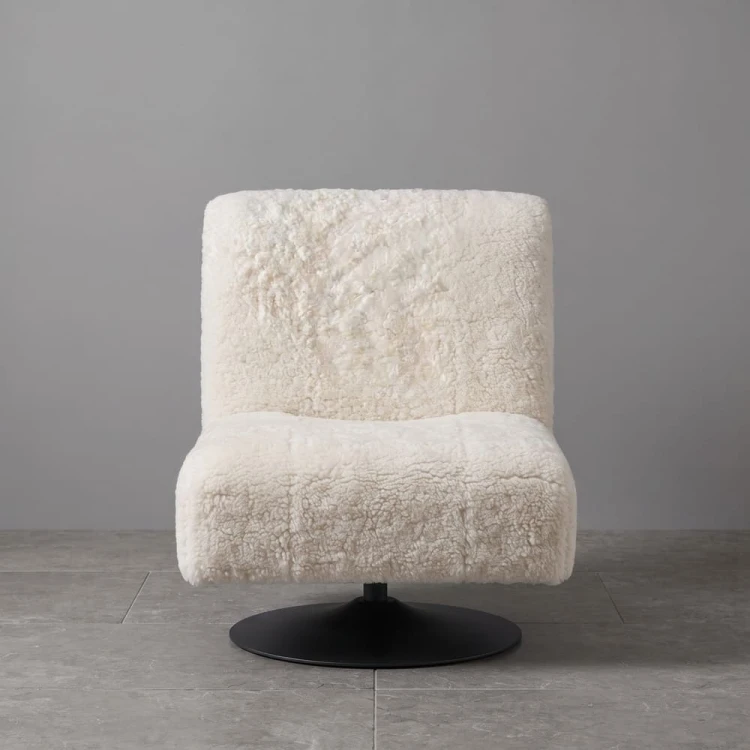 Huggy in Natural colour Sheepskin.jpg
